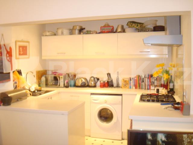 			NEW REFURB!!!, 2 Bedroom, 1 bath, 1 reception Flat			 Tollington Park, FINSBURY PARK